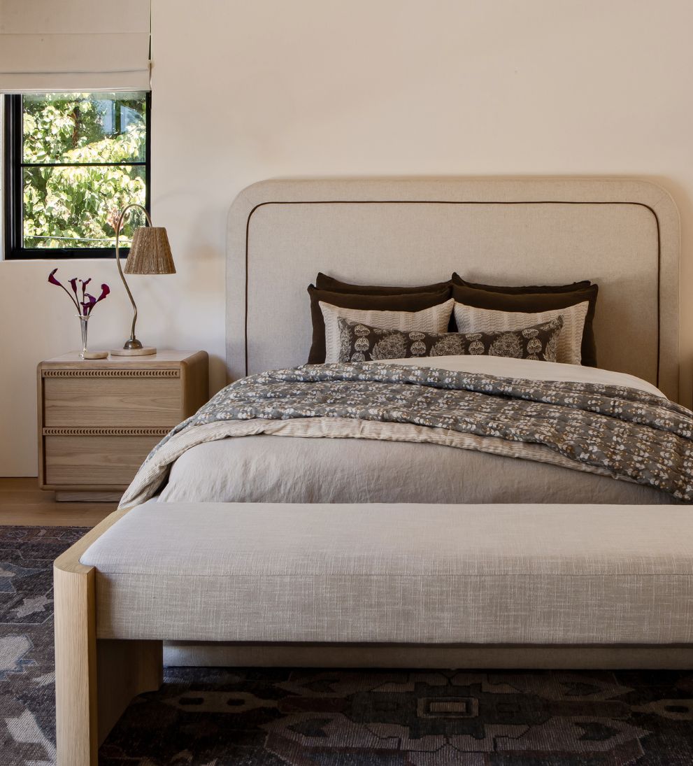 Fiona White Oak Curved Bench – Sculpted Oak Bench with Soft Rounded Edges, Plush Cushioned Seat, Minimalist Versatile Design for Bedroom or Entryway, 66"W x 22"D x 19"H